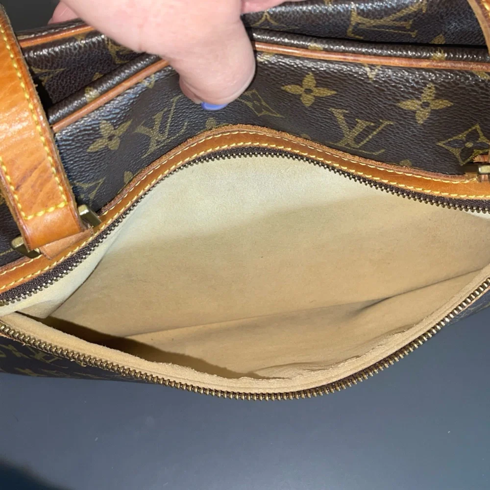 Louis Vuitton Cite GM Monogram Canvas Shoulder Bag - Picture 8 of 14